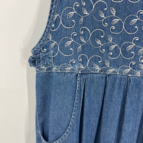 Erika & Co vintage Blue leaf/floral embroidered, Embellished midi denim dress - Picture 8 of 9